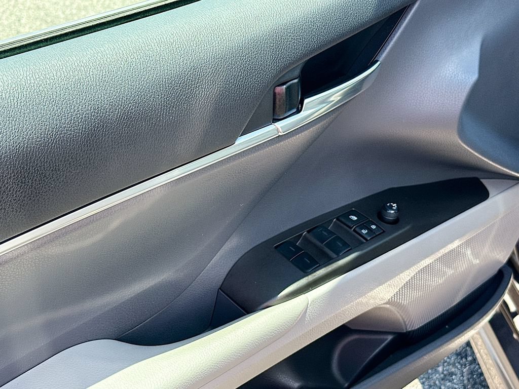 Used 2024 Toyota Camry SE FWD image 21