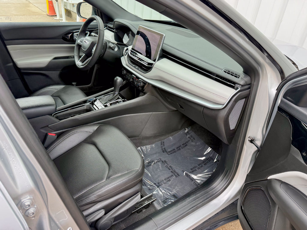 Used 2025 Jeep Compass Limited AWD/4WD image 19