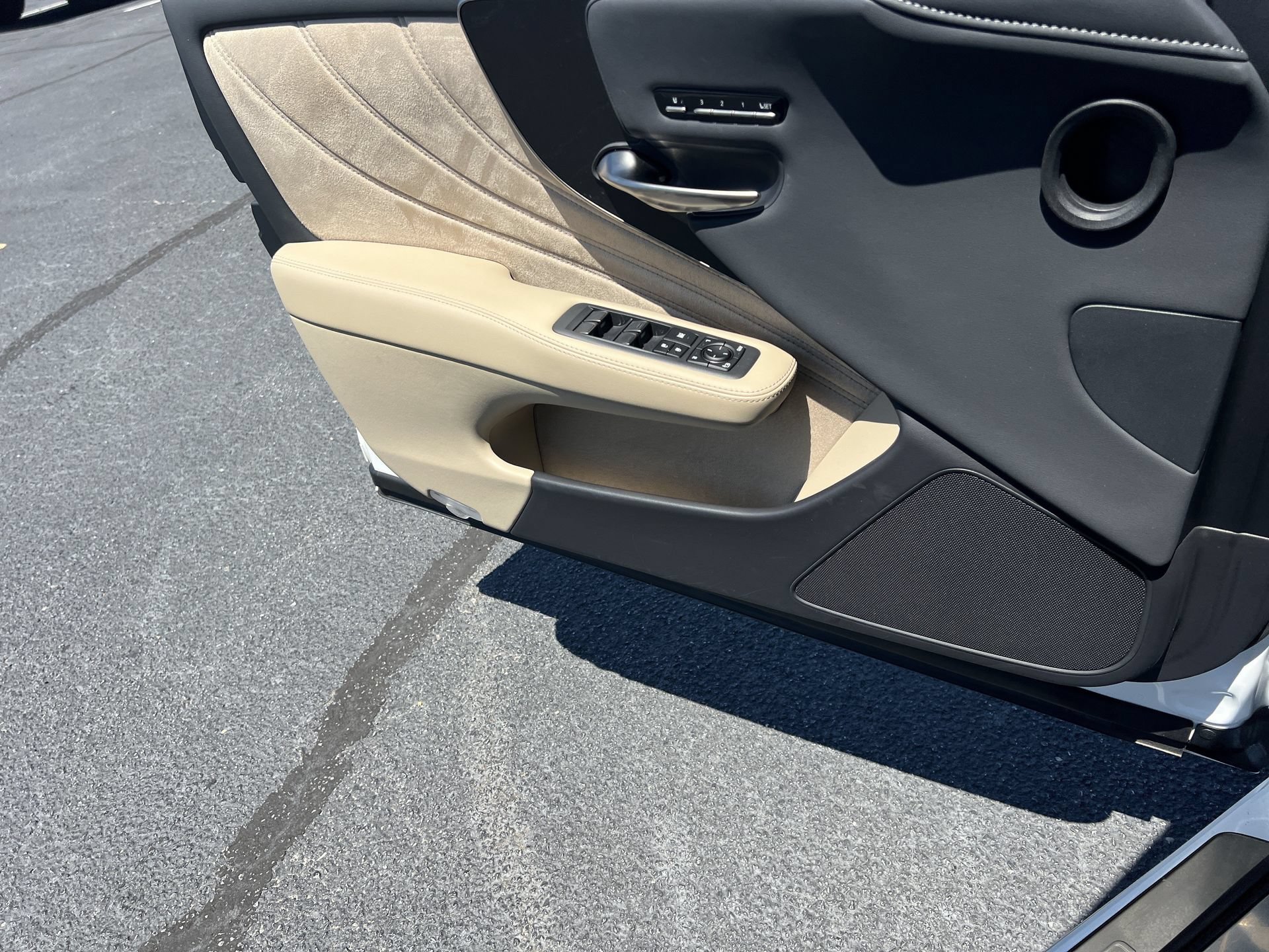 Used 2024 Lexus LS 500 RWD image 15