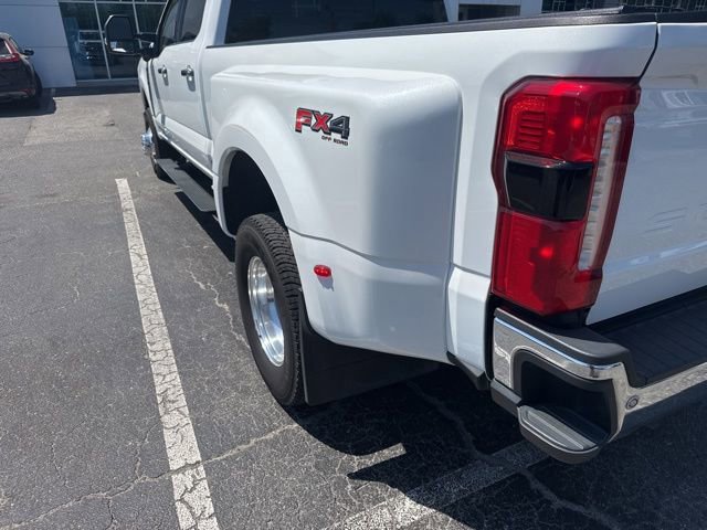 Certified 2024 Ford F350 Lariat w/ Lariat Ultimate Package AWD/4WD image 4