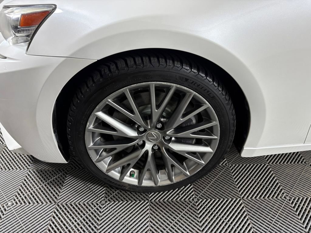 Used 2016 Lexus IS 200t image 11