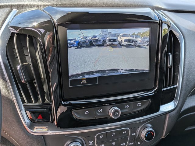 Used 2022 Chevrolet Traverse LT image 22