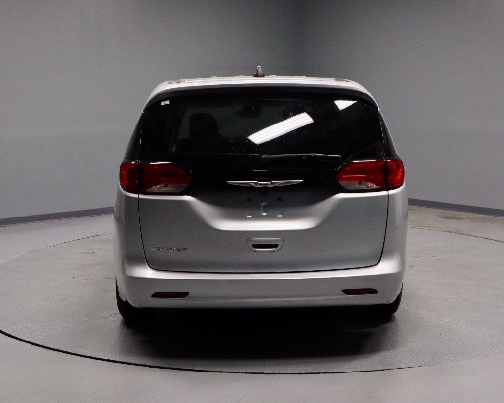Used 2023 Chrysler Voyager LX FWD image 9