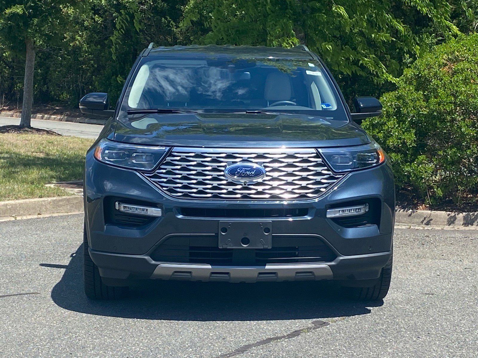 Certified 2023 Ford Explorer Platinum w/ Class IV Trailer Tow Package AWD/4WD image 6