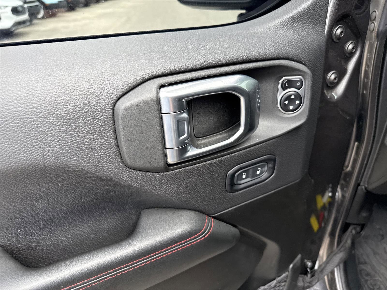 Used 2024 Jeep Gladiator Rubicon w/ Technology Group image 24