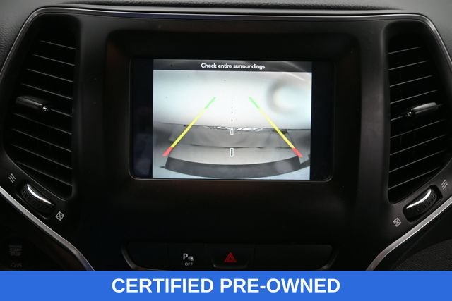 Used 2020 Jeep Cherokee Latitude Plus AWD/4WD image 17