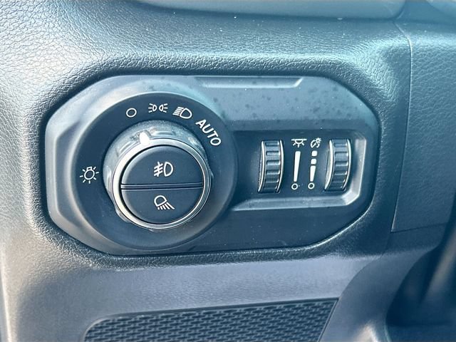 Used 2022 Jeep Gladiator Overland w/ LED Lighting Group AWD/4WD image 14