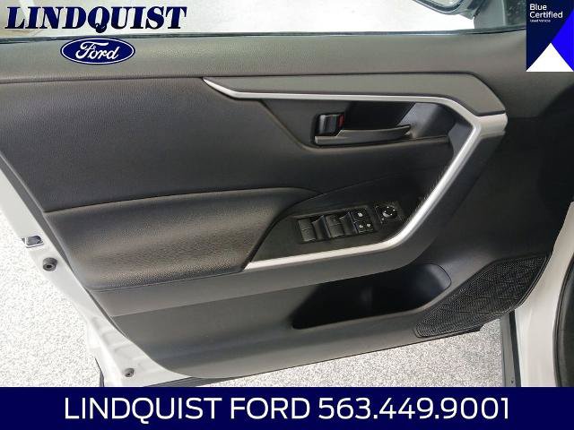 Used 2021 Toyota RAV4 LE AWD/4WD image 10