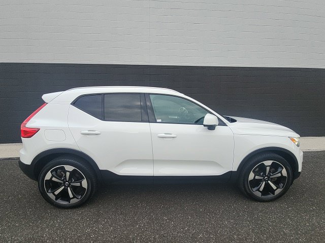 Used 2020 Volvo XC40 T5 Momentum w/ Protection Package AWD/4WD image 7