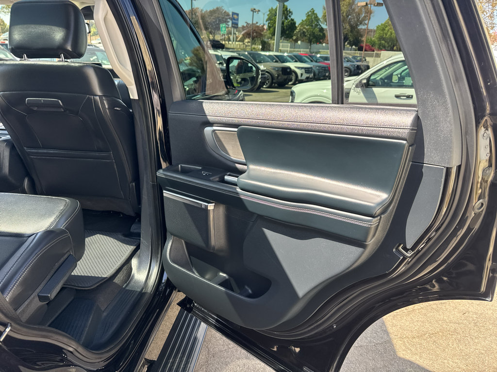 Certified 2025 Ford Expedition Platinum AWD/4WD image 25