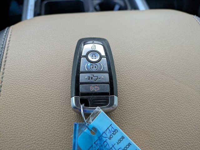 Certified 2023 Ford F450 Lariat w/ FX4 Off-Road Package image 32