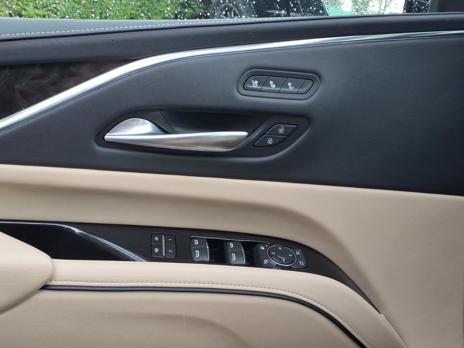 Used 2023 Cadillac Escalade Premium Luxury w/ LPO, Floor Liner Package AWD/4WD image 25