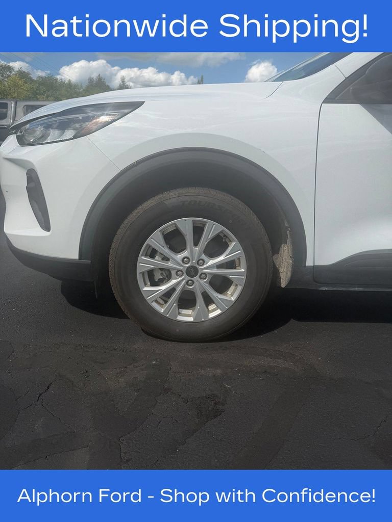 Certified 2025 Ford Escape Active AWD/4WD image 2