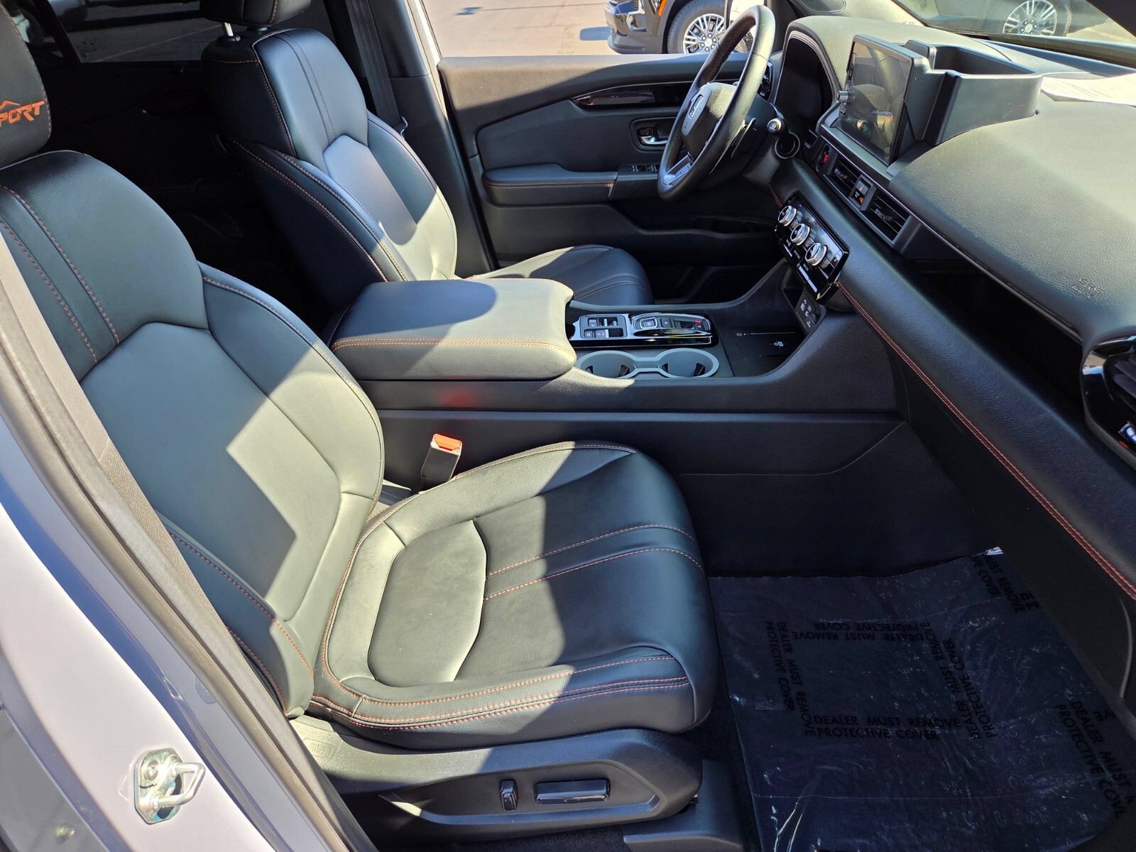 Used 2025 Honda Pilot TrailSport image 15