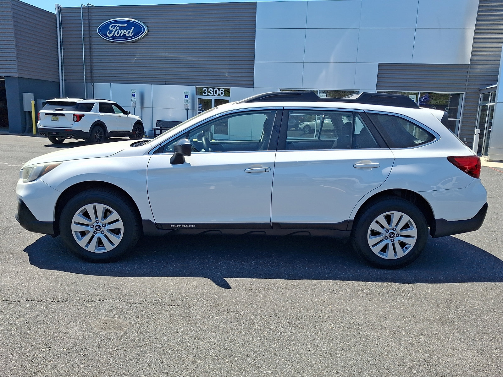 Used 2019 Subaru Outback 2.5i AWD/4WD image 6