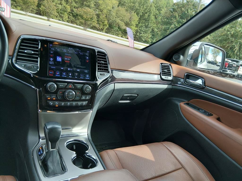 Used 2020 Jeep Grand Cherokee Overland AWD/4WD image 12