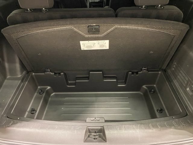 Used 2022 Chevrolet Traverse LT w/ LPO, Floor Liner Package AWD/4WD image 40