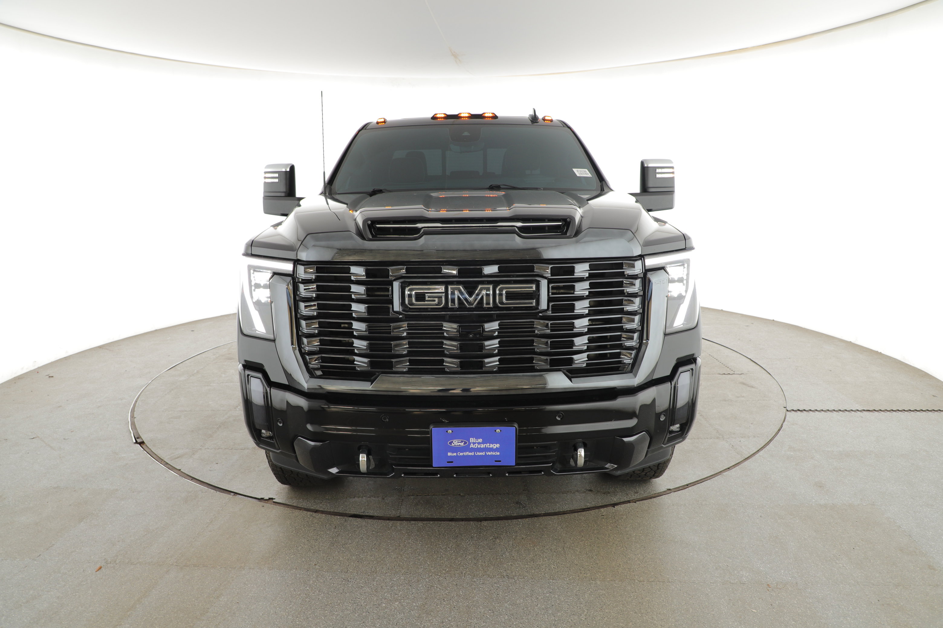 Used 2024 GMC Sierra 2500 Denali Ultimate AWD/4WD image 2