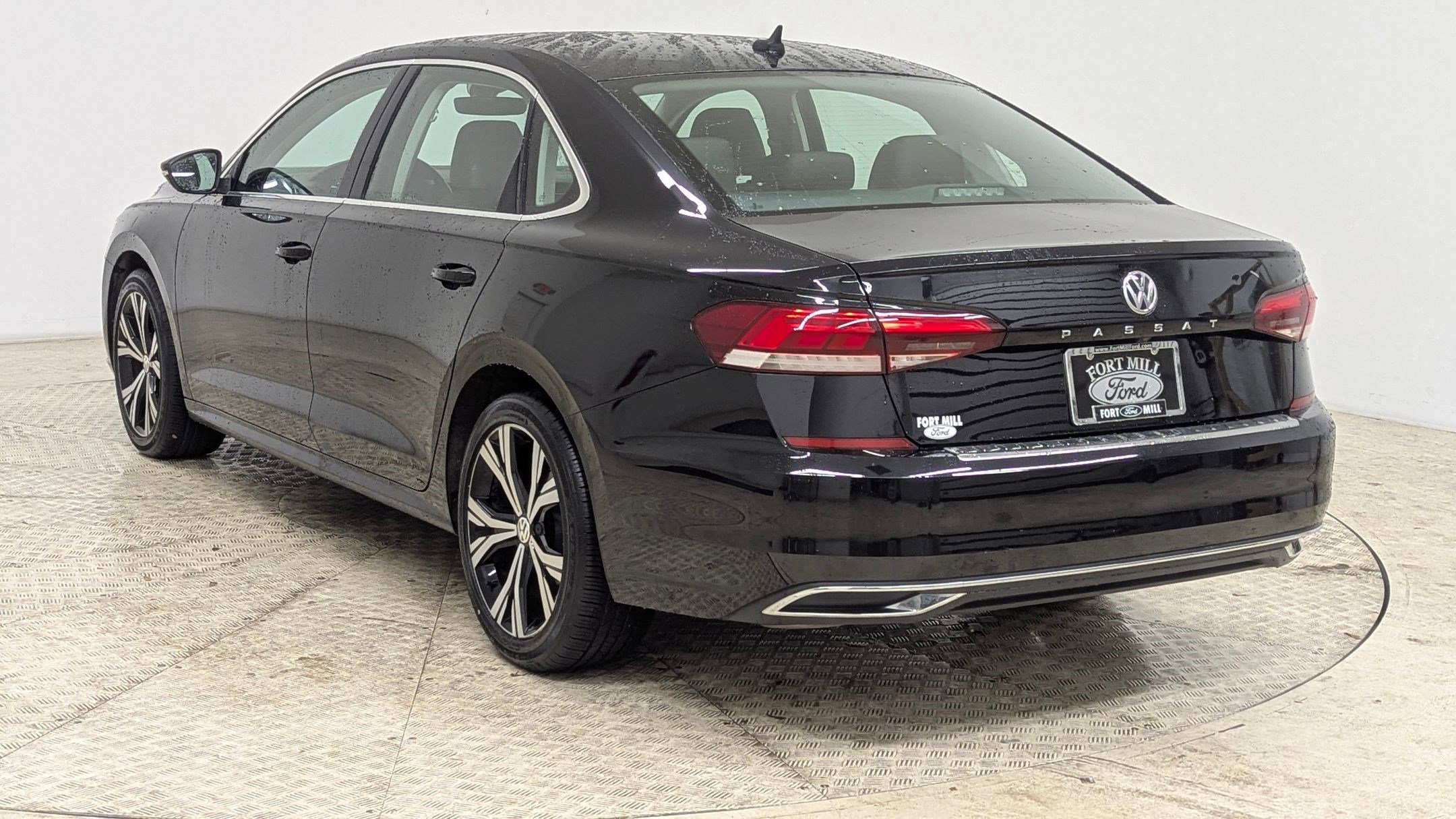 Used 2022 Volkswagen Passat 2.0T SE image 3