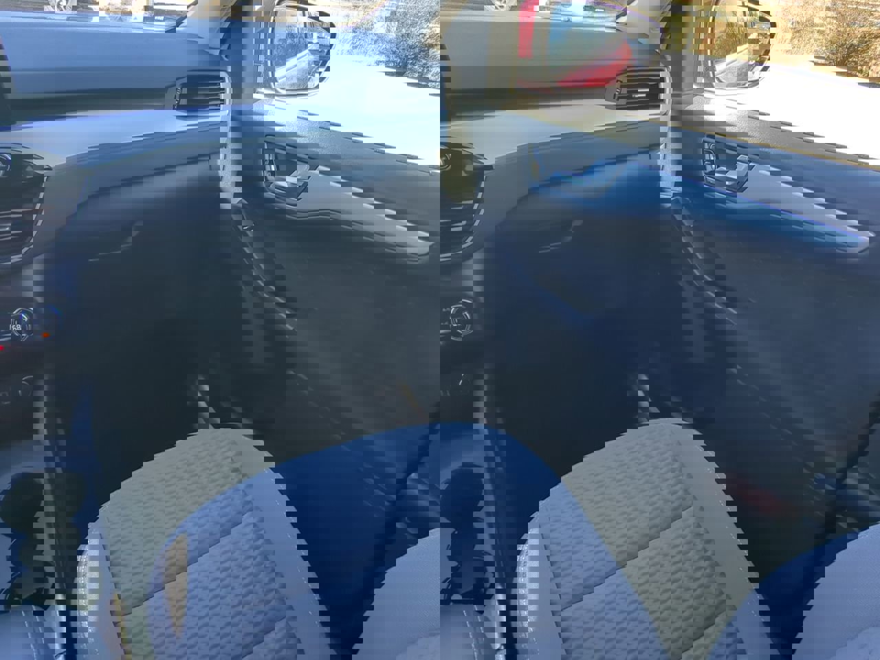 Certified 2020 Ford Escape SE image 15