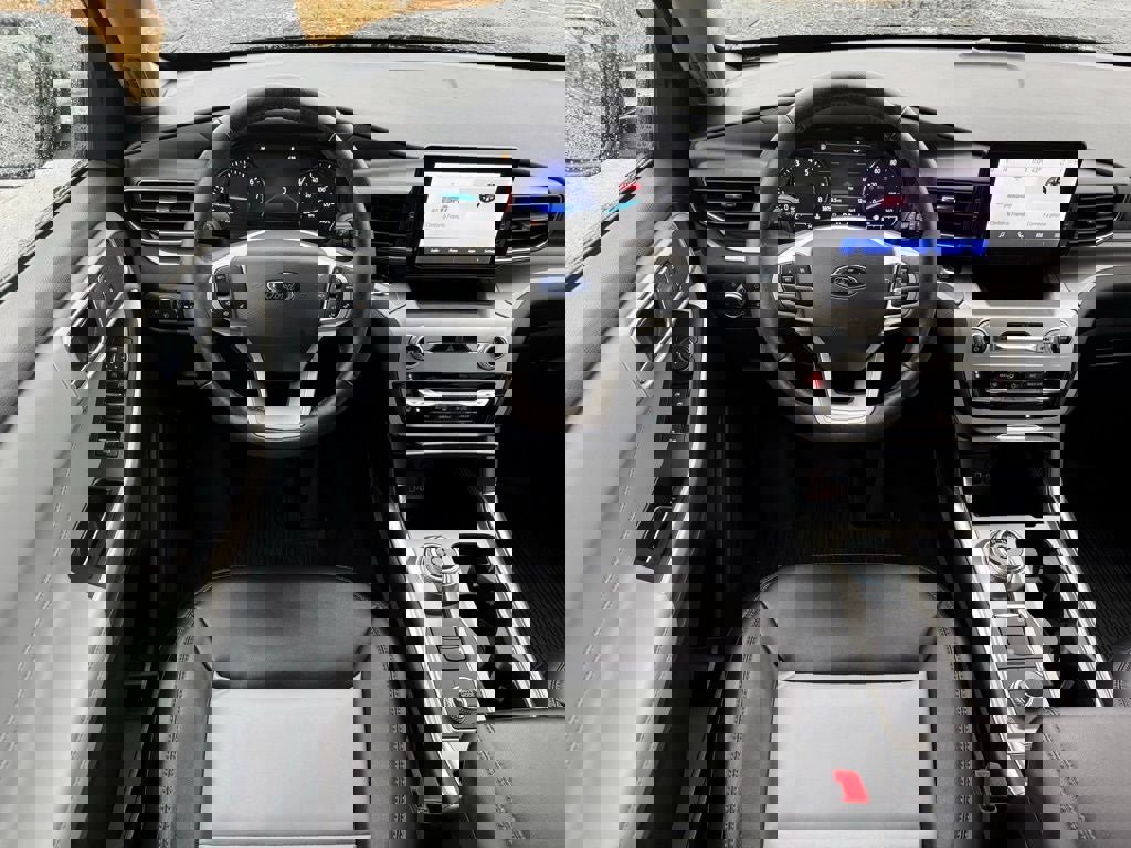 Certified 2022 Ford Explorer XLT w/ Equipment Group 202A image 15