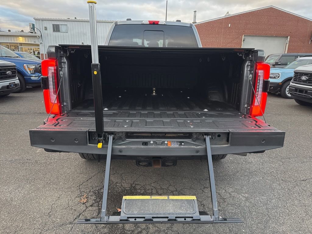 Certified 2023 Ford F350 Platinum w/ FX4 Off-Road Package image 15