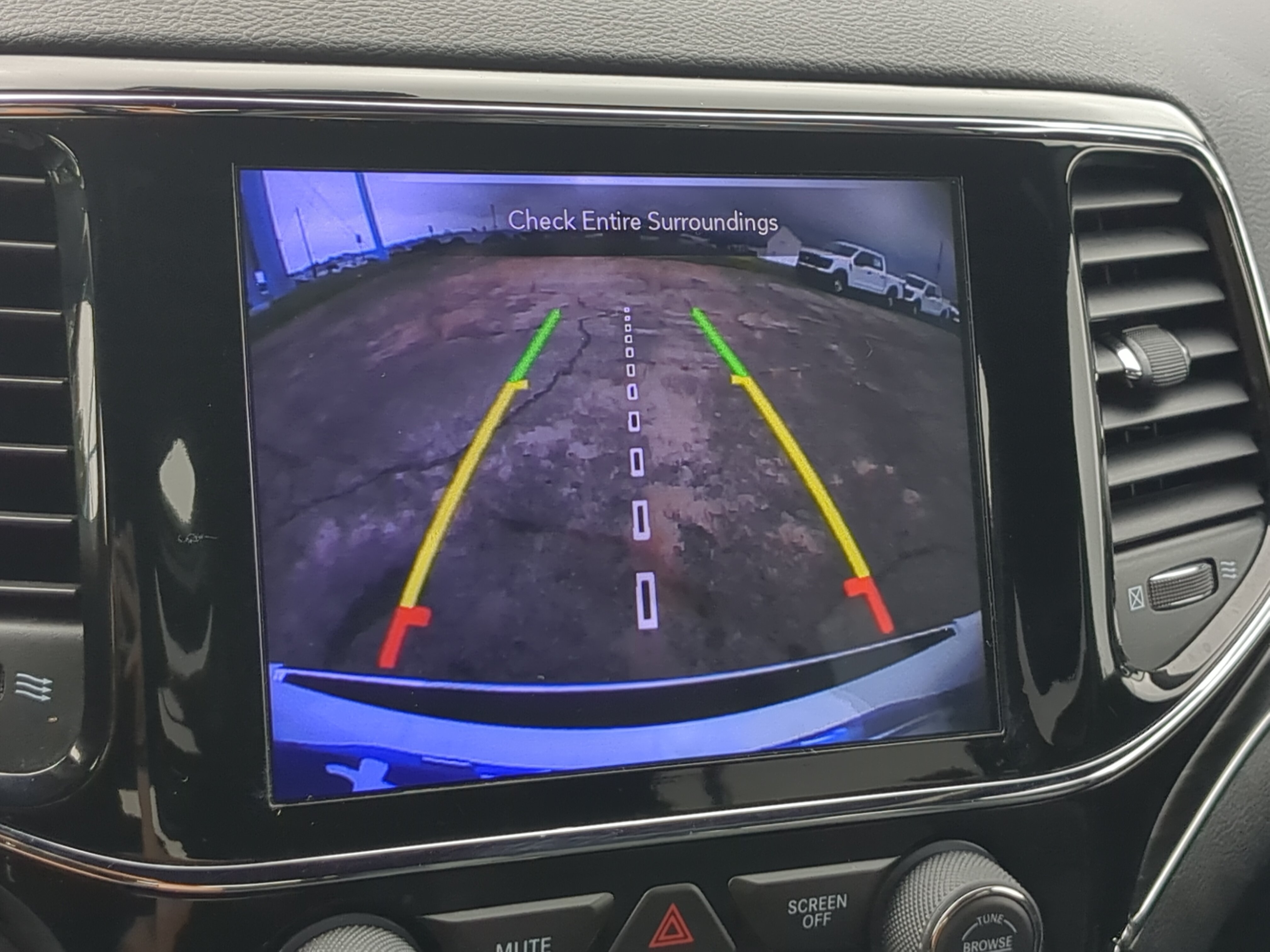 Used 2020 Jeep Grand Cherokee Limited AWD/4WD image 19