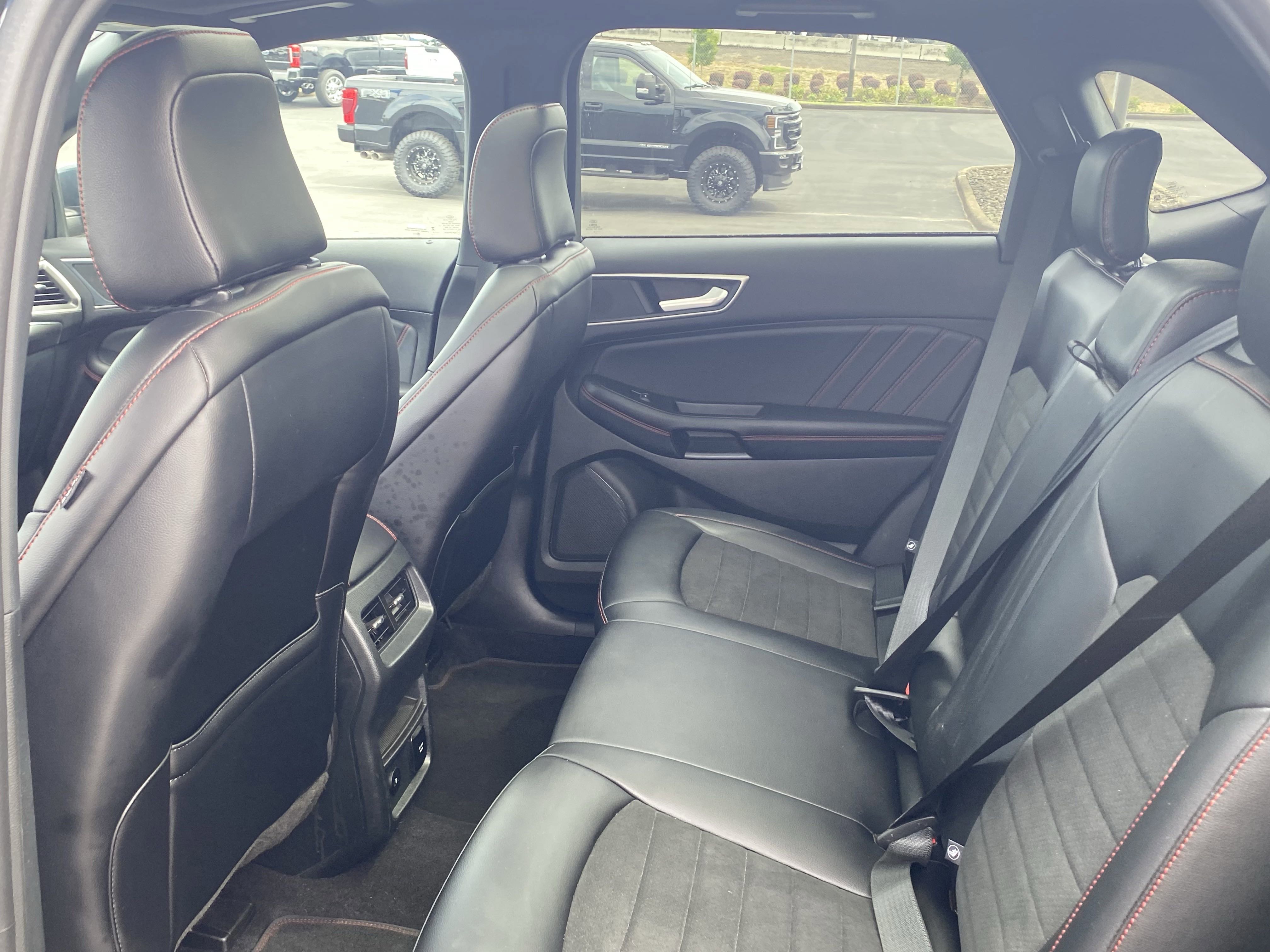 Certified 2023 Ford Edge ST-Line image 10