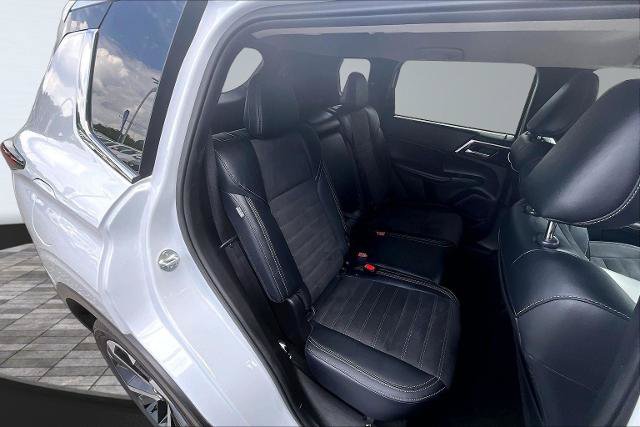 Used 2024 Mitsubishi Outlander AWD image 27