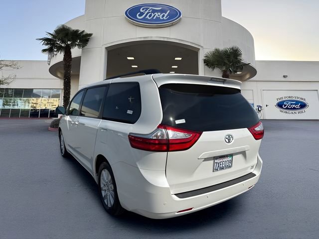 Used 2017 Toyota Sienna XLE w/ XLE Navigation Package AWD/4WD image 7