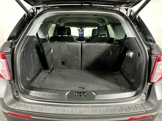 Certified 2022 Ford Explorer XLT w/ Equipment Group 202A image 32