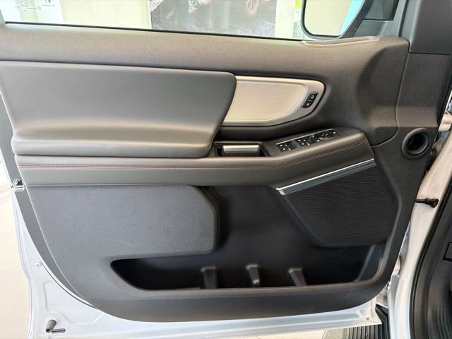 Certified 2025 Ford Expedition Active AWD/4WD image 24