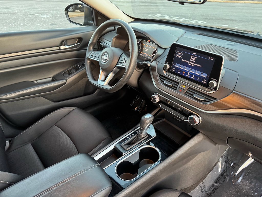 Used 2024 Nissan Altima 2.5 SV image 13