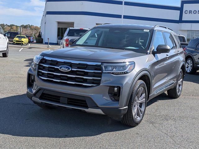 Certified 2025 Ford Explorer Active w/ Active Comfort Package AWD/4WD image 8
