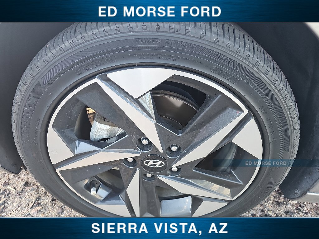 Used 2023 Hyundai Elantra Limited FWD image 3