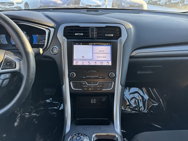 Certified 2019 Ford Fusion SE image 2