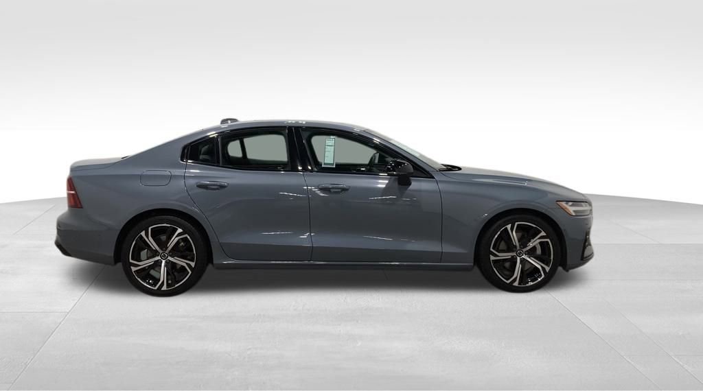 Used 2024 Volvo S60 B5 Plus image 2