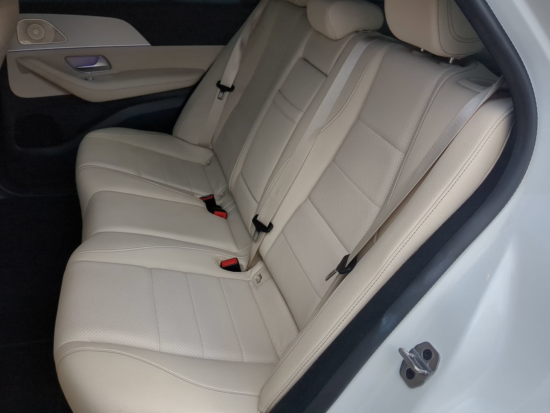 Used 2025 Mercedes-Benz GLE 350 4MATIC w/ Driver Assistance Package image 54