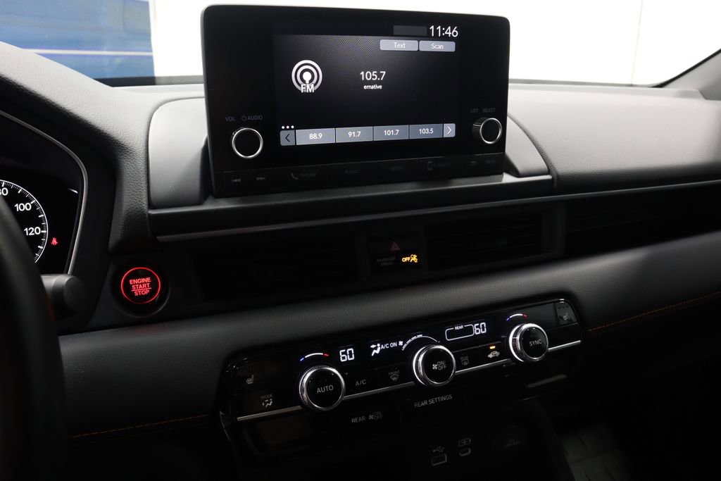 Used 2025 Honda Pilot Sport image 33