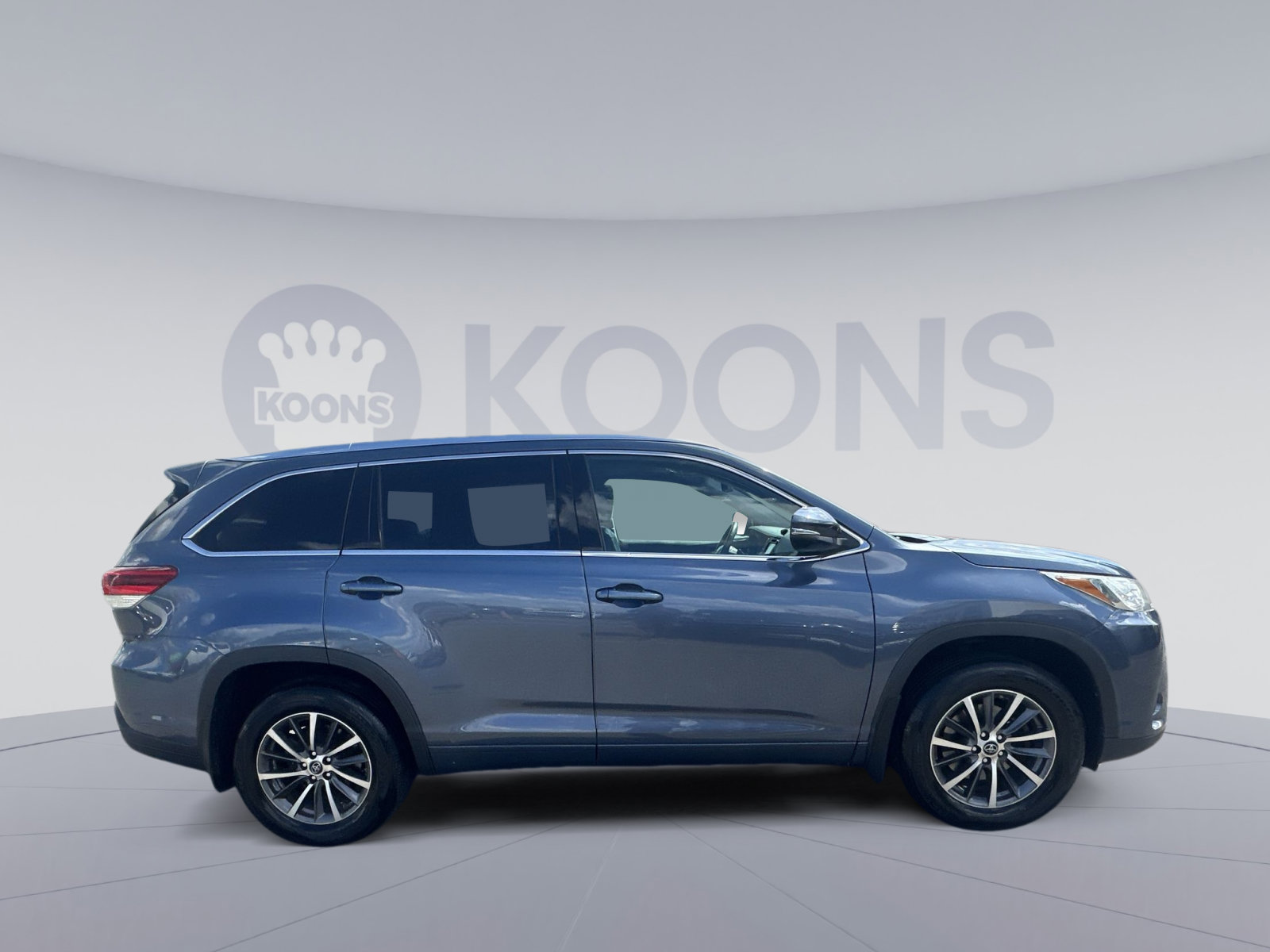 Used 2018 Toyota Highlander XLE AWD/4WD image 17