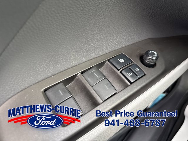 Used 2021 Toyota Camry SE w/ Convenience Package FWD image 23