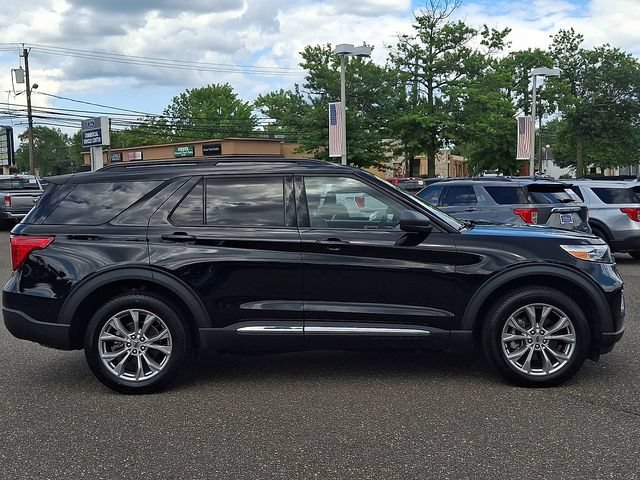 Certified 2023 Ford Explorer XLT w/ Equipment Group 202A AWD/4WD image 7