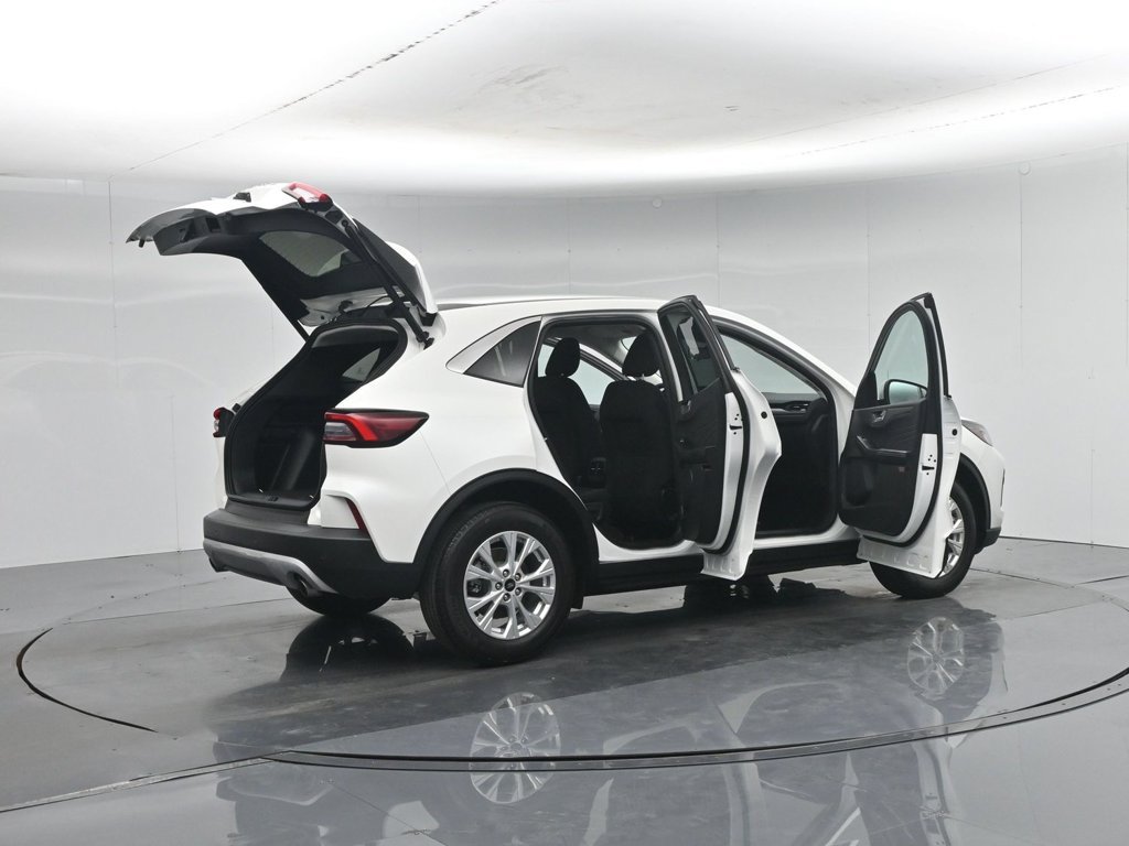 Certified 2023 Ford Escape Active w/ Tech Pack #2 FWD image 6