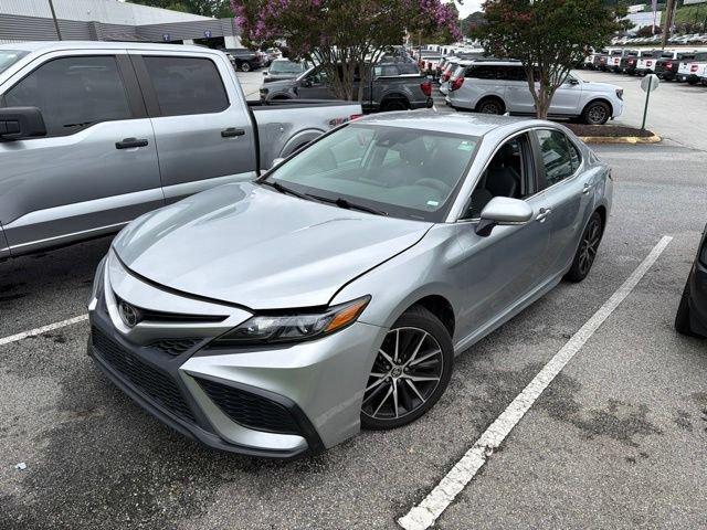 Used 2023 Toyota Camry SE