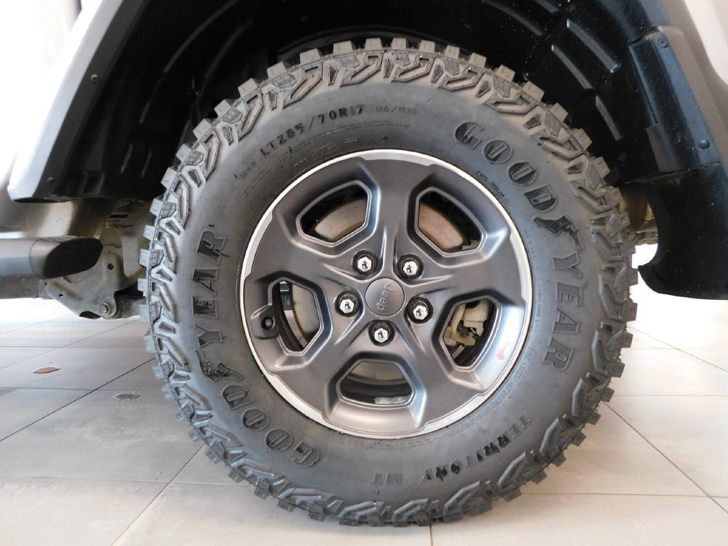 Used 2020 Jeep Gladiator Rubicon w/ Uconnect 4C Nav & Sound Group AWD/4WD image 11