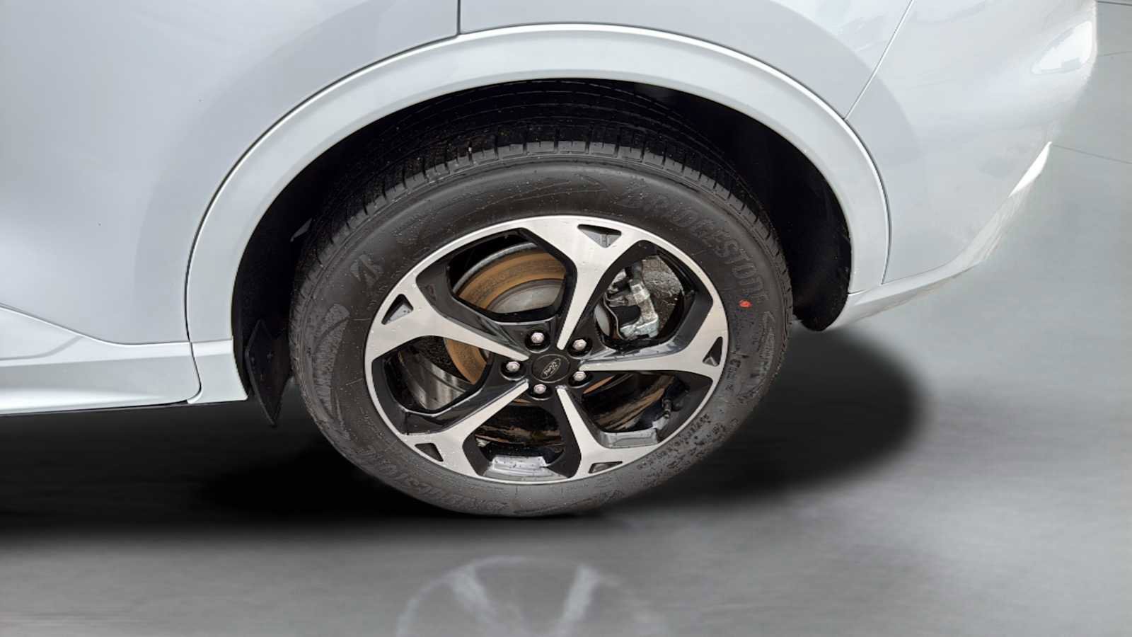 Certified 2025 Ford Escape ST-Line Elite w/ Class II Trailer Tow Package image 45