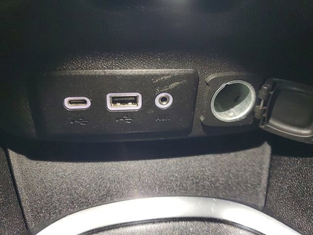 Used 2023 Chevrolet Malibu LT image 28