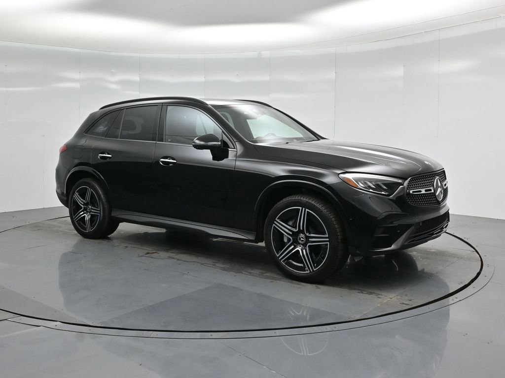 Used 2023 Mercedes-Benz GLC 300 image 3