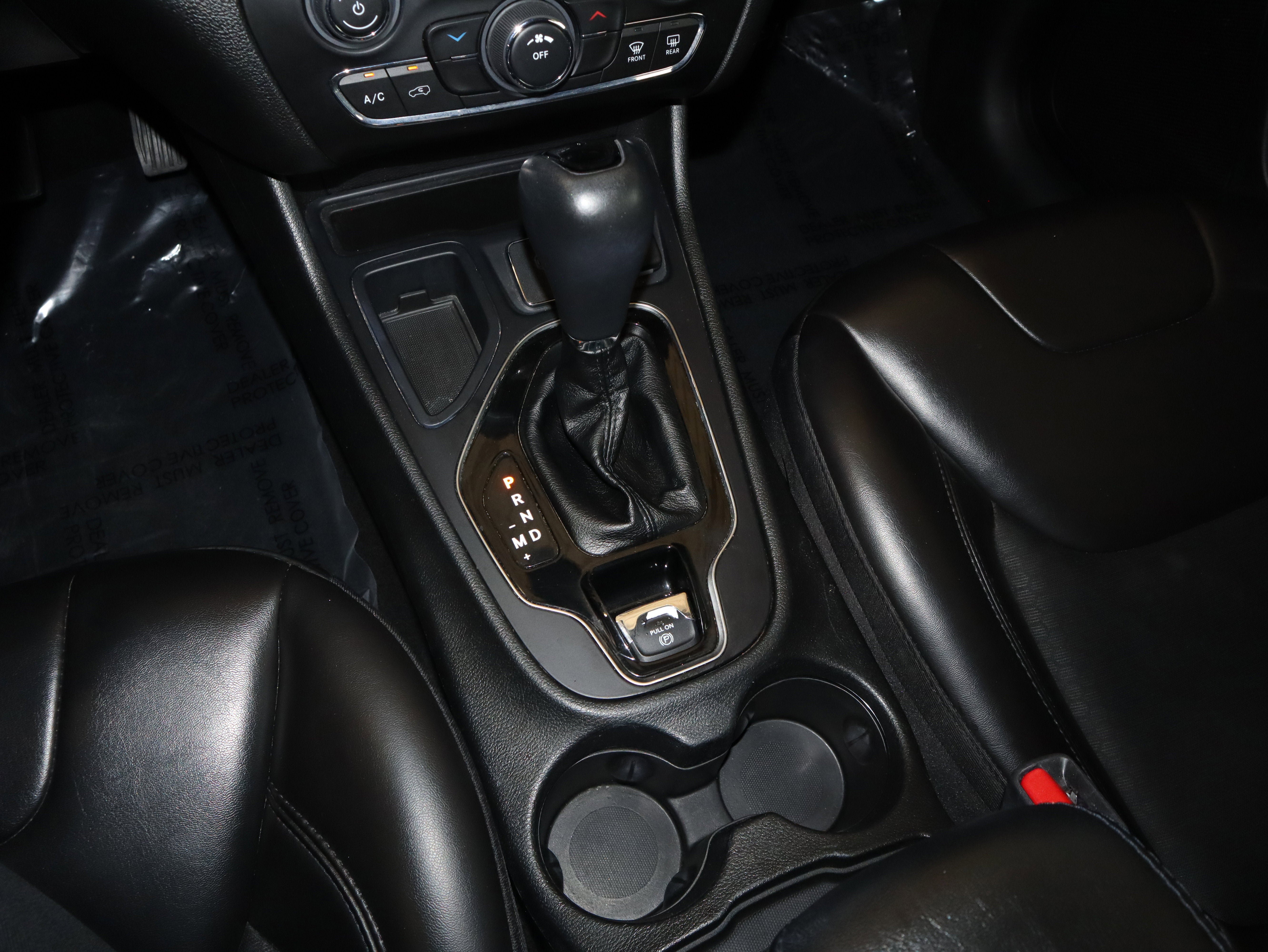 Used 2019 Jeep Cherokee Latitude Plus FWD image 30