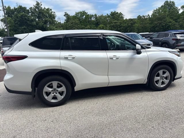 Used 2021 Toyota Highlander LE AWD/4WD image 19